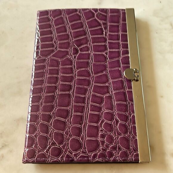 New purple faux croc 4x6 photo album - Picture 1 of 3